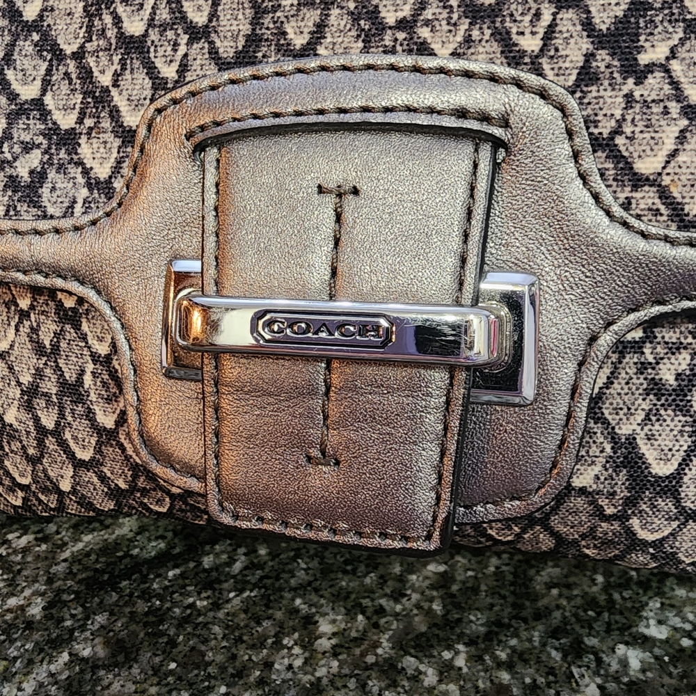 Coach Taylor Metallic Silver Snake-Print Pattern Shoulder Bag F26036 NWOT - Picture 2 of 7